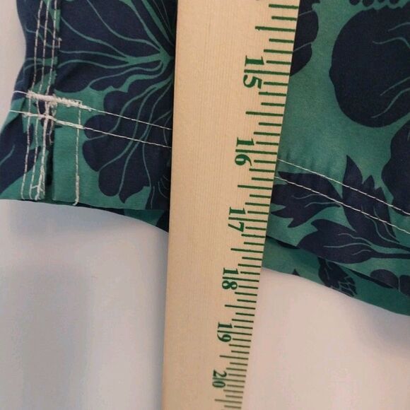 J Crew Men's Swim Trunks Shorts Sz L Green & Blue Floral Hawaiian Boho Beachy - Picture 3 of 13